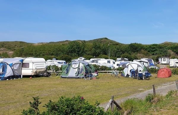 Campingstellplätze direkt hinter den Dünen